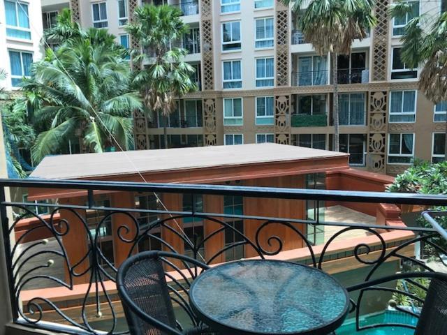 Atlantis Waterpark Apartment Pantai Jomtien Luaran gambar