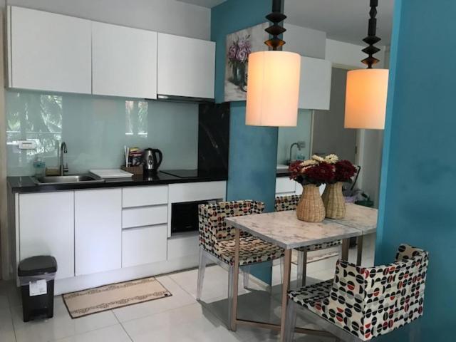 Atlantis Waterpark Apartment Pantai Jomtien Luaran gambar
