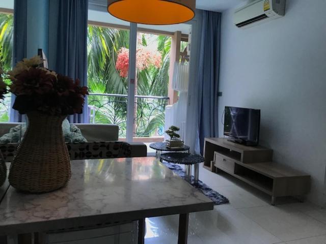 Atlantis Waterpark Apartment Pantai Jomtien Luaran gambar