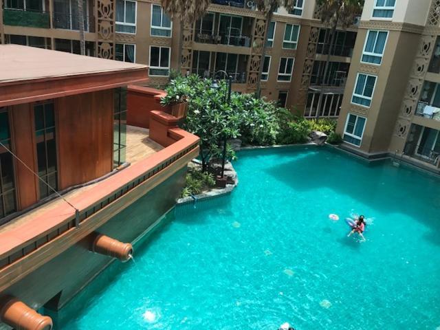 Atlantis Waterpark Apartment Pantai Jomtien Luaran gambar